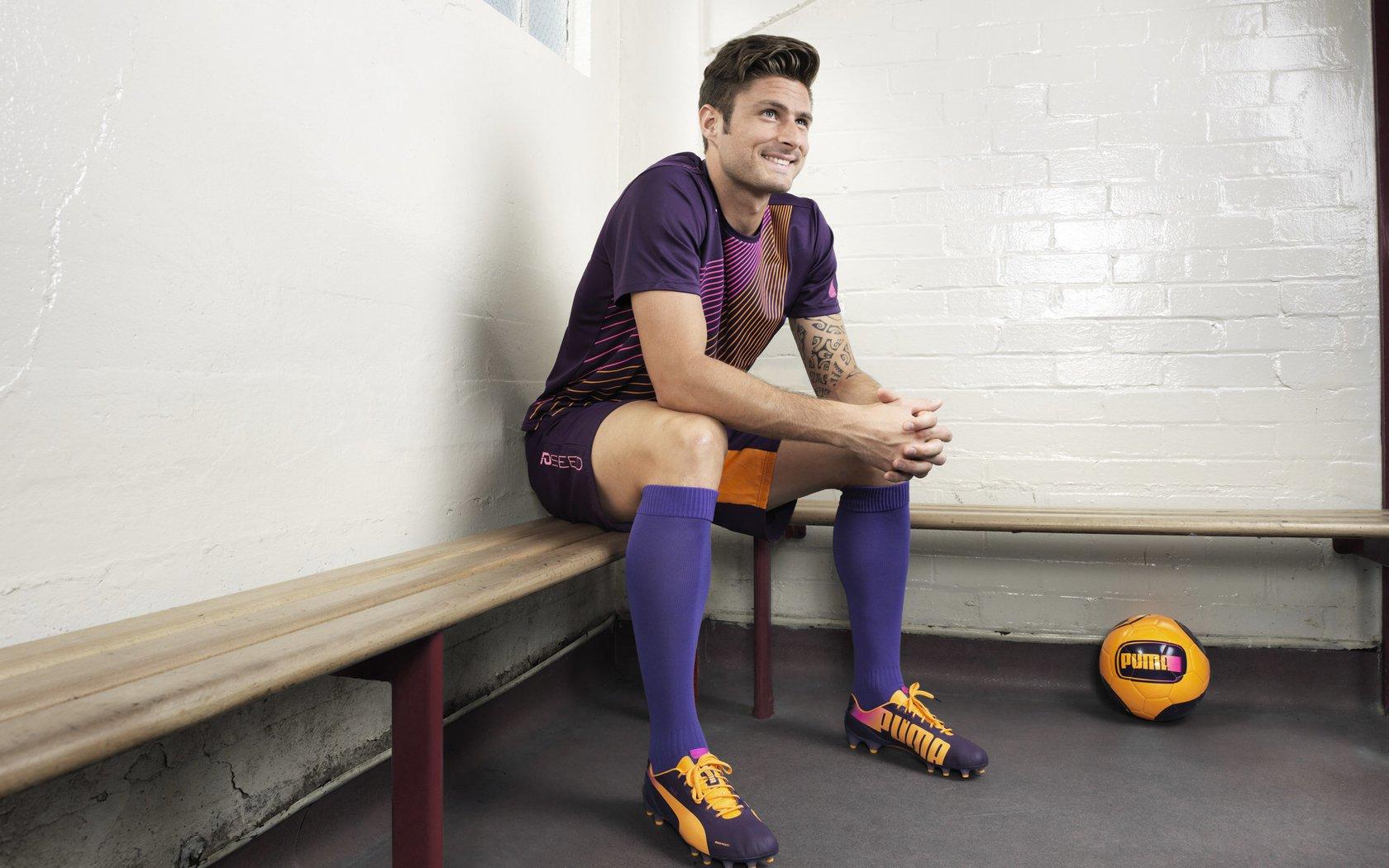 身手全能！杰伦-布朗17中9高效砍26+8+12准三双 正负值+28统治攻防