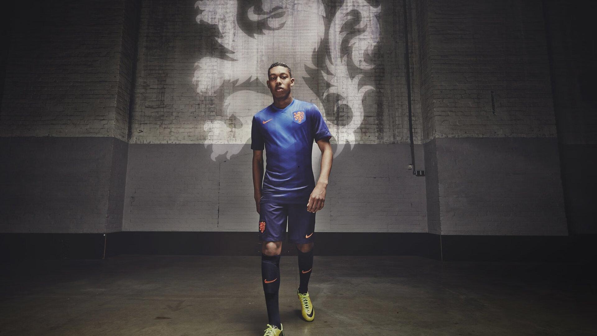 孤胆英雄哈利创三项历史纪录！官方转发盛赞，荒诞世界中的不朽传奇