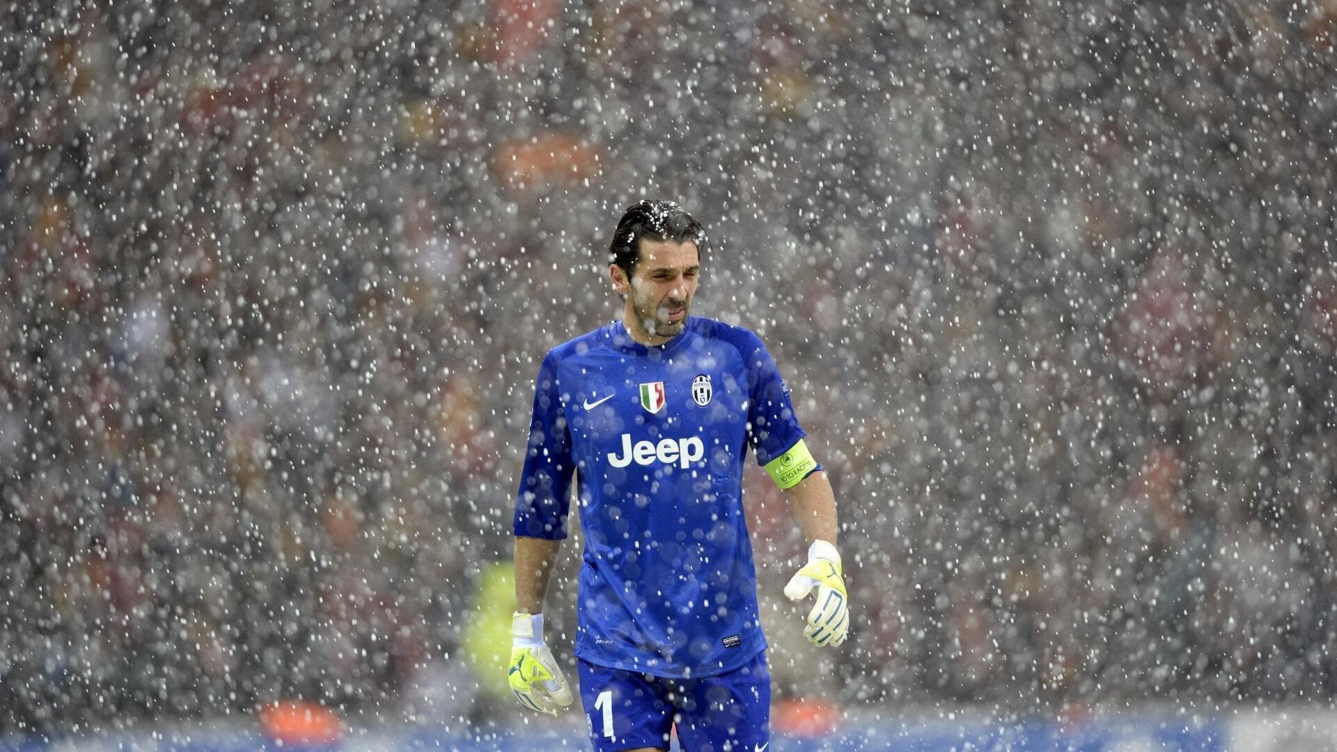 赖因德斯深情告别AC米兰，圣西罗圆梦之旅永驻心间，红黑信仰不灭