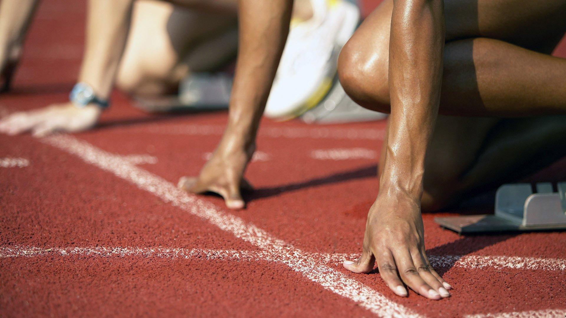 老鹰队官宣续约基顿-华莱士 双向合同锁定后场防守尖兵